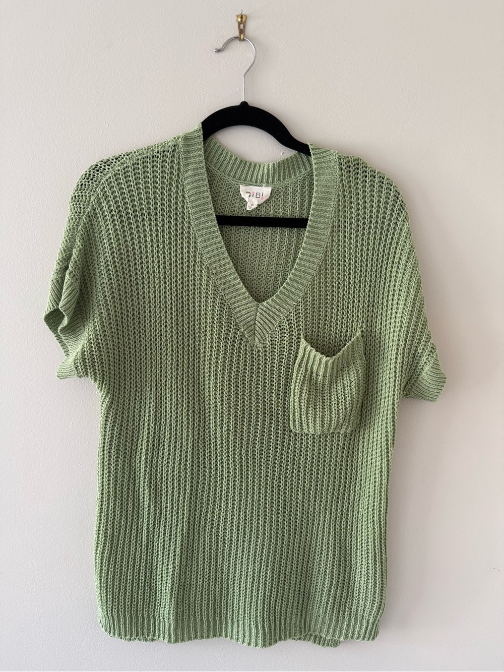 BiBi Light Green V-Neck Short Sleeve Knit Sweater